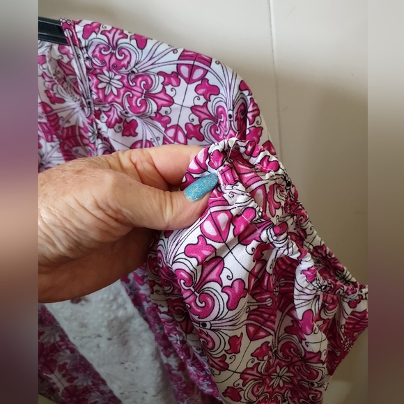 Lightweight Fuchsia Pink Floral Tunic w/ Lace Section - Picture 7 of 10